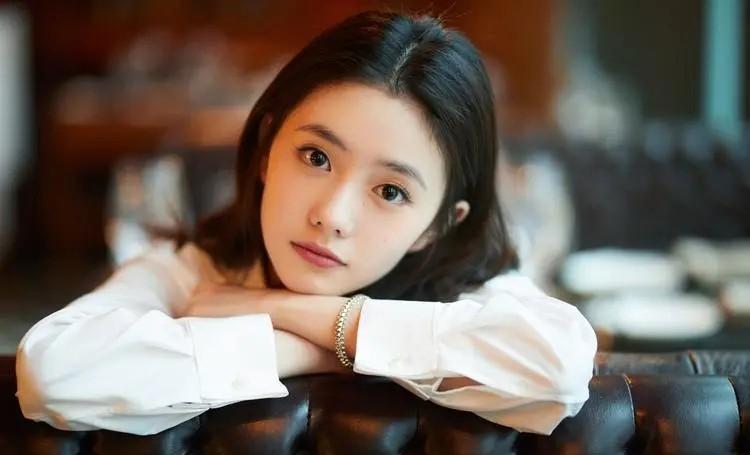 人物设定|假文青、装学霸，凸独立女性，戴着“面具”人设的明星，都翻车了