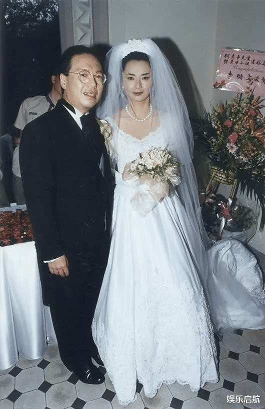 梁朝伟|胡慧中与帮派大佬离婚后，嫁给了高官何志平，没想到老公卷入重案