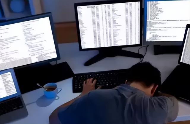 大学生|大学生成了“穷忙族”,工资多半只够吃喝,寒窗苦读的意义何在?