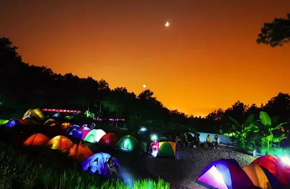 露营|户外露营,为何年轻男女都愿意“混帐”?这次女驴友道出实情