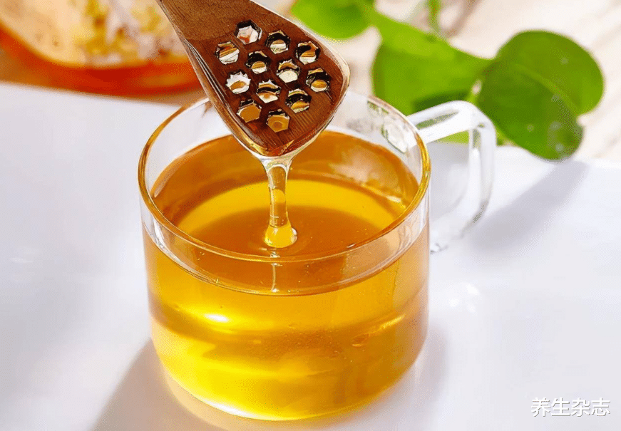 糖尿病|坚持喝牛奶,49岁女教师确诊糖尿病,医生提醒:“3种”补品少吃