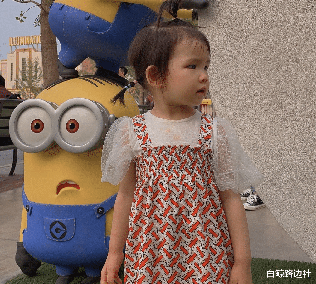 红果果|央视红果果晒夫妻日常！身材圆润看不到脖子，和绿泡泡三年抱俩娃