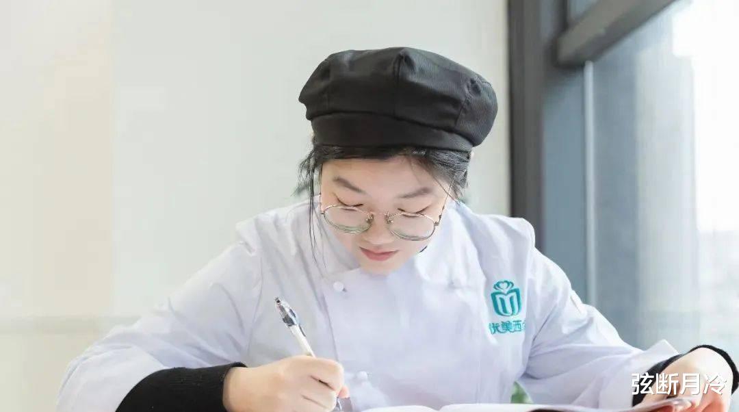 大学生|被瞧不上职业技能教育：收入超过普通大学生，岗位多样需求大