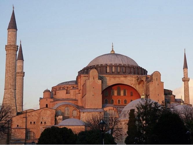 教堂|地标建筑——俄罗斯教堂，独特的建筑结构如何体现其艺术价值？