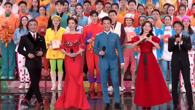 马凡舒|春晚造型大爆火！李思思口红色号再度出圈，马凡舒首登春晚就了不得