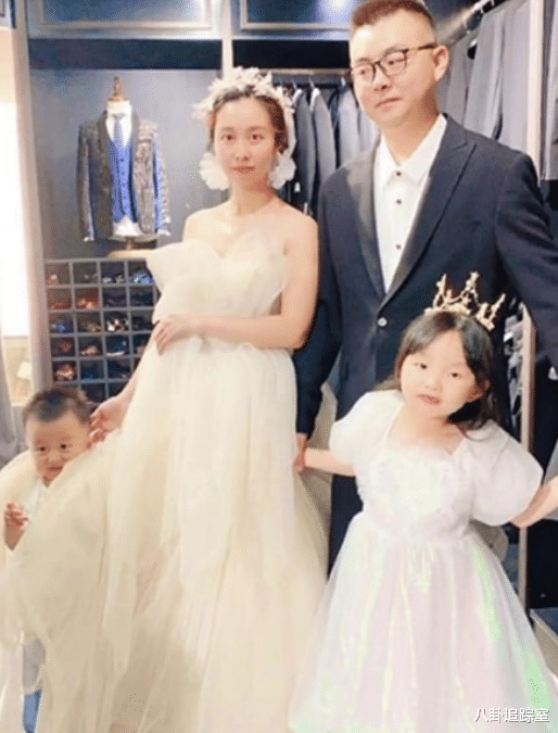 奇奇|田静一家出门踏青,姚威奇奇爬山大汗淋漓,悦悦徒手抓昆虫胆真大