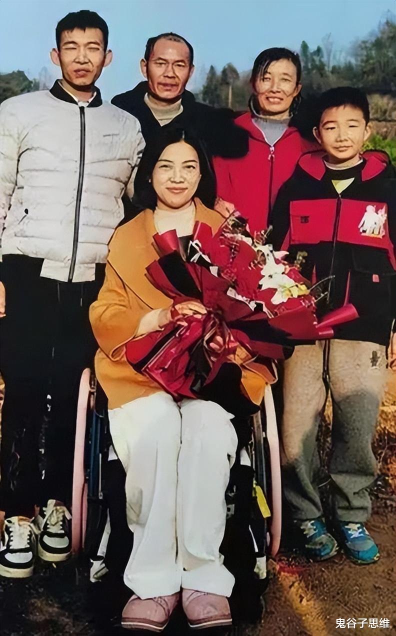 湖北34岁女子瘫痪离异后,嫁给了闺蜜的儿子!这因缘真是绝了