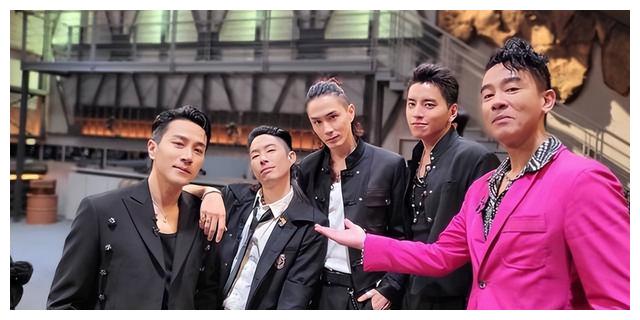 披哥2|《披哥2》总决赛改时间为金鹰节让路，淘汰哥哥回归，李宇春加盟