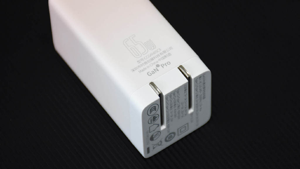 充电器|EDC好物推荐:倍思氮化镓65W三口充电器