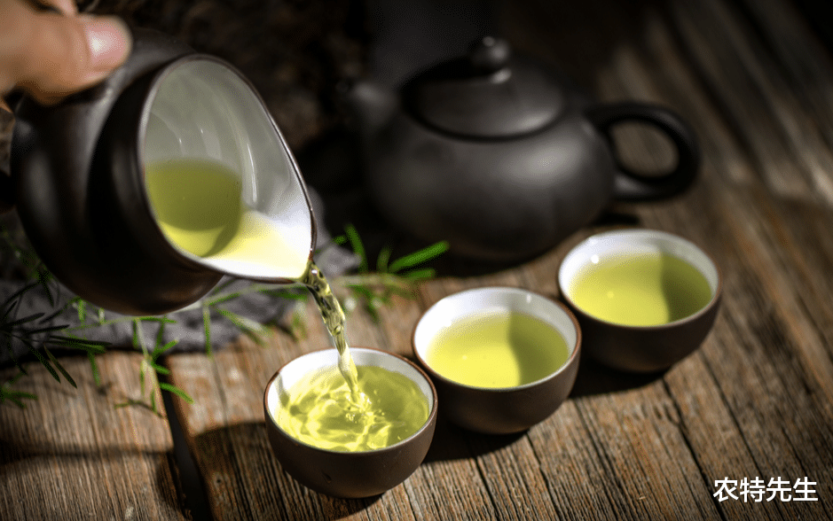 6月炎热易上火,推荐多喝5款“应季茶”,清凉解腻,饭后来一杯