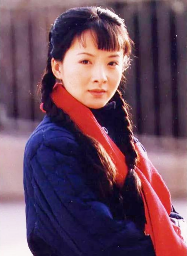 谢兰|演丫鬟爆红,嫁大11岁男人、39岁高龄产子:10年后,她活成这样?