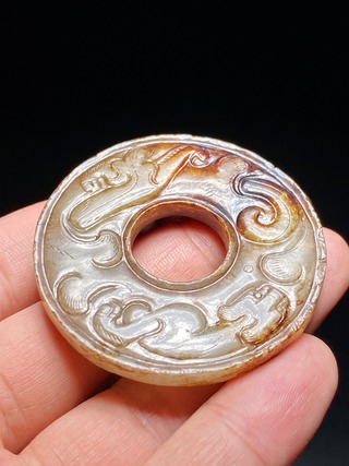 和田玉籽料|汉 和田玉籽料 白玉 水银沁 螭龙纹 玉壁 挂件把件