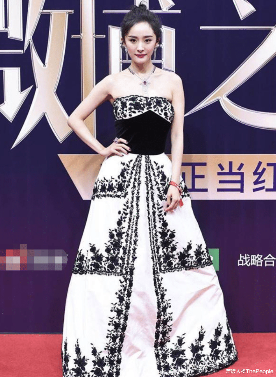 唐嫣|明星穿假货是故意还是无心？唐嫣三穿高仿被骂，刘亦菲曾是山寨王