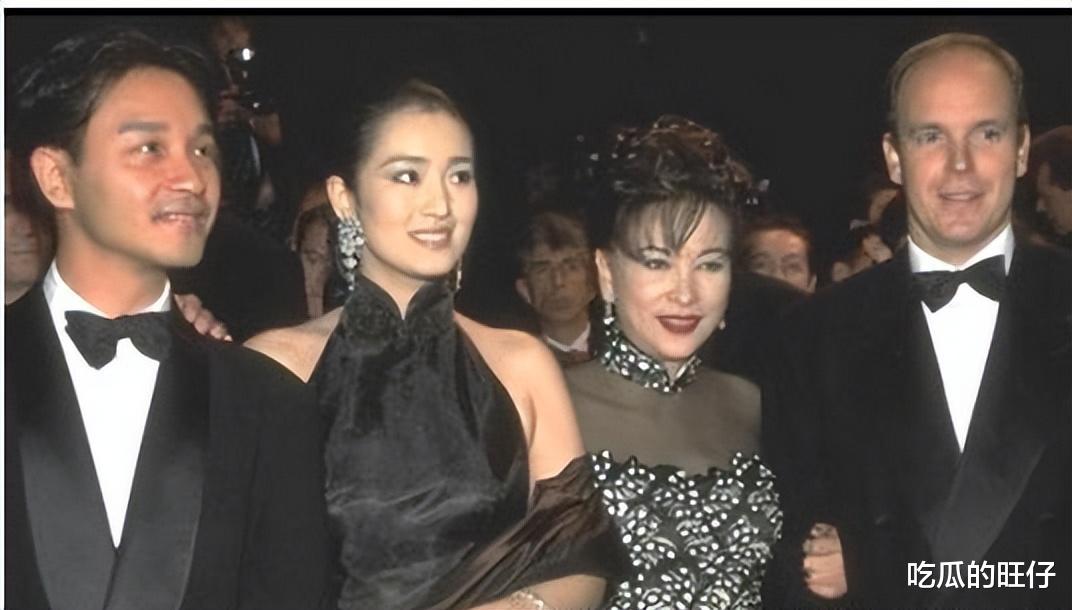 夏琳|摩纳哥王妃：36岁生下龙凤胎，儿子比乔治精致，44岁依旧惊艳众人