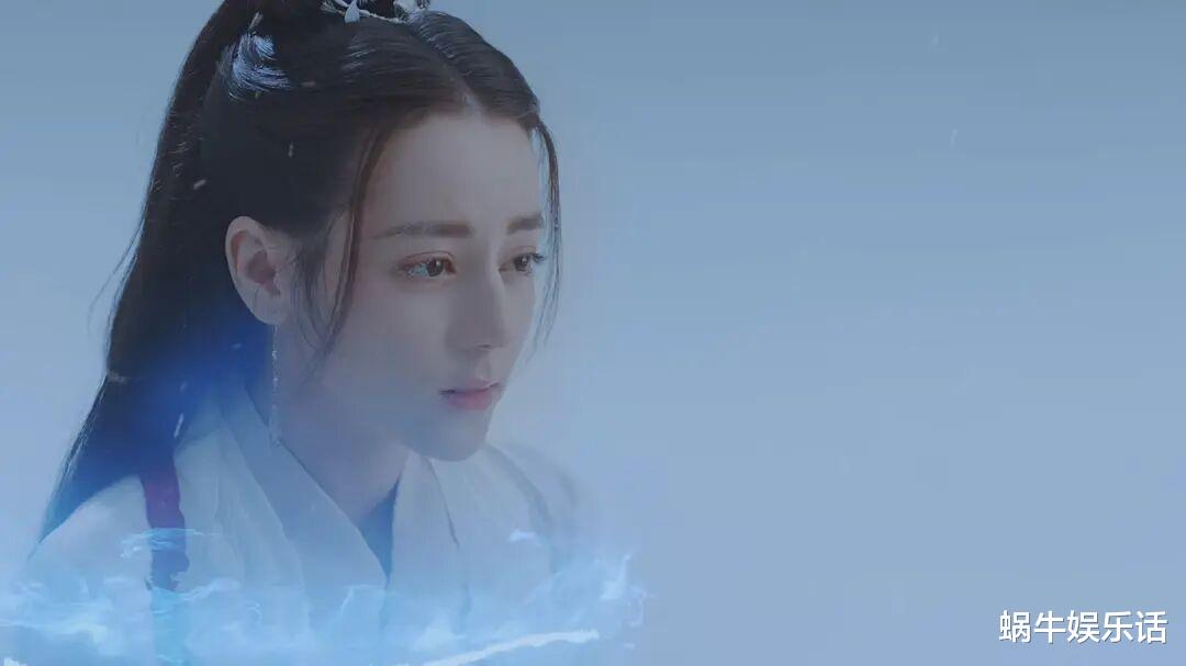 迪丽热巴|与君初相识：迪丽热巴假小子造型被吐槽，谁注意到她的眉毛了？