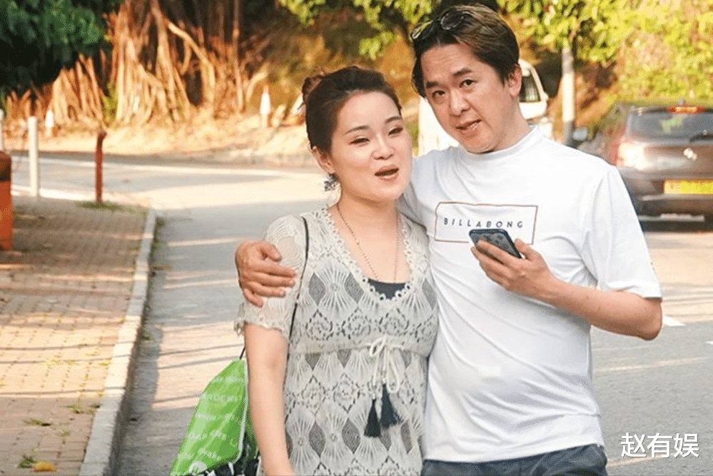 邓兆尊|“现代版韦小宝”邓兆尊：继承母亲上亿财产，养3位女友不婚不育