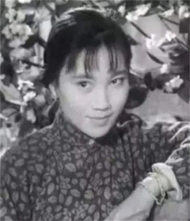 严歌苓|严歌苓母亲：拒绝首长，嫁打杂小伙，被离婚要求和“小三”比厨艺