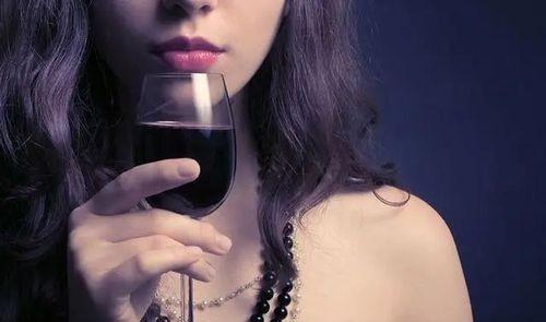 北京女生裸亡酒店，同房的男生不担刑责：远离爱喝酒不控制的女孩