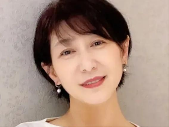 短发 为什么女人过了50岁都喜欢剪短发？看了这几点你就知道了