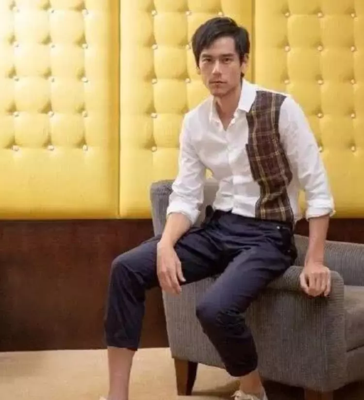 黄晓明|越瘦越难看的男明星:罗云熙幻灭,黄晓明泯然众人,张若昀变寡相