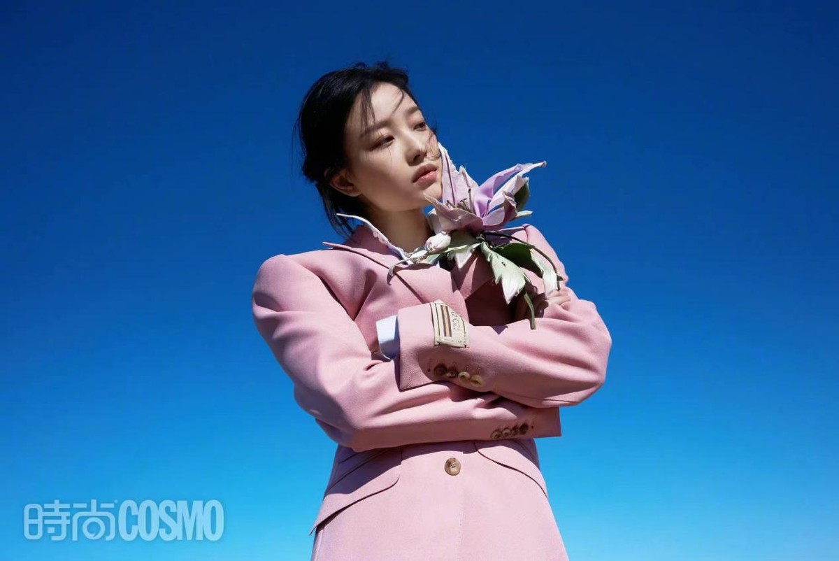 倪妮|倪妮Gucci女王不是白叫的！新大片蕾丝裙配皮草造型封神，名媛范十足