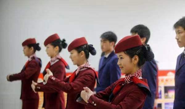 医疗器械|“宁选烂高中，也不上技校”，两者有啥差距？答案或许跟想的不同