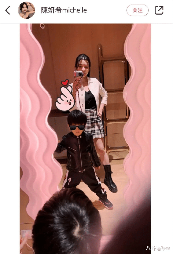 姜潮|明星带娃变阴谋论？姜潮晒陈晓儿子正脸，随后删贴发自己女儿照片