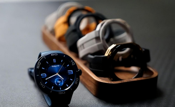 华为手表的全新产品推荐，每一款都极富有创新性能，“放耳机”“换外壳”玩法十足