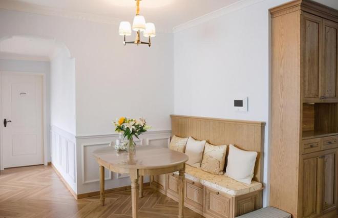 新房装修媳妇坚持主见,客厅墙上打个洞,硬装花费18W,效果绝了