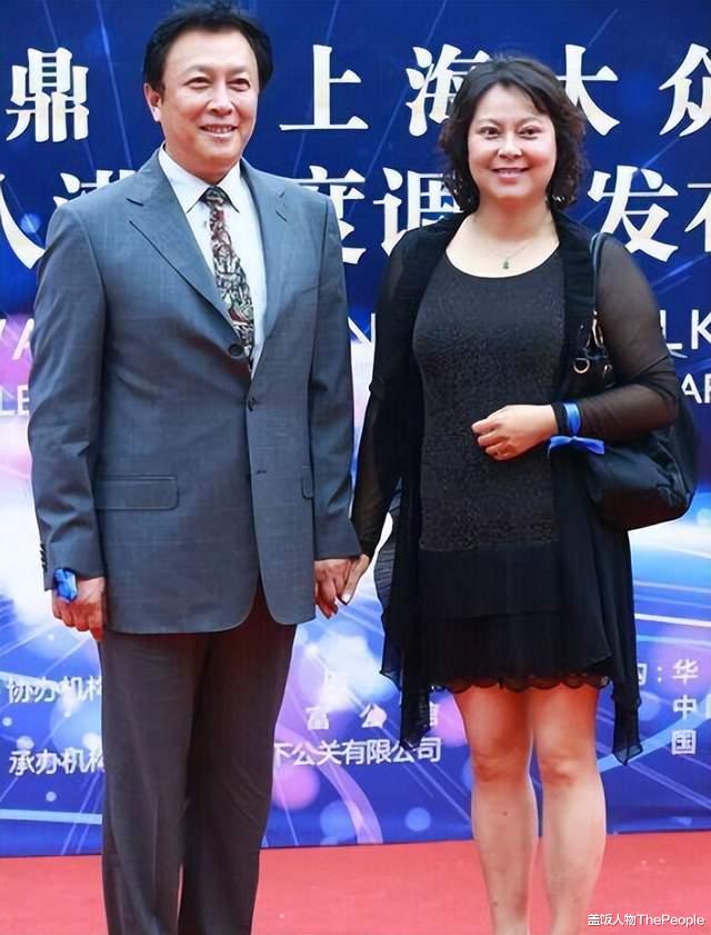 唐国强|唐国强之女唐莉:在生母离世的阴影里长大,39岁理解了继母的苦