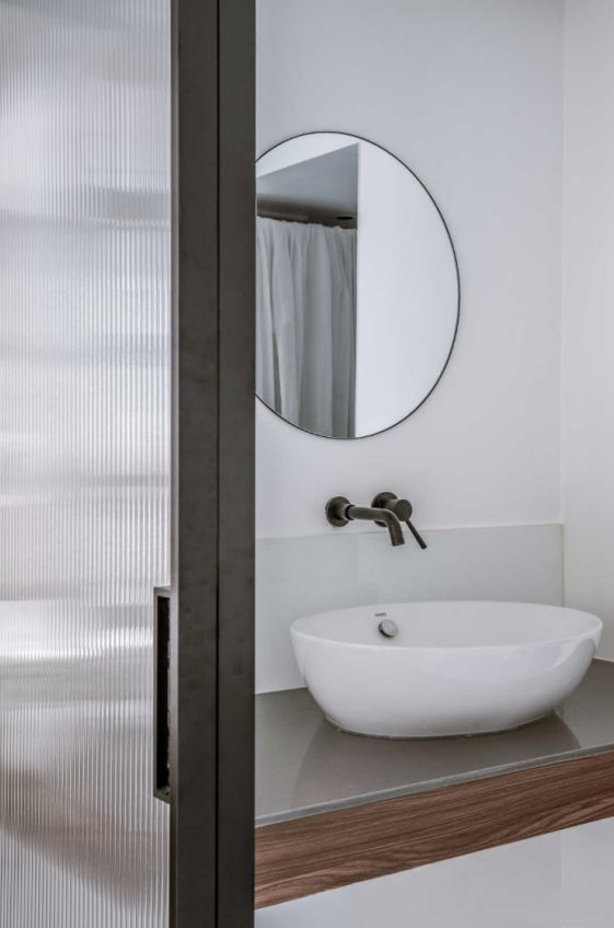 北京姑娘的43㎡小宅,不铺地、不买床,全屋水泥毛坯风,晒晒