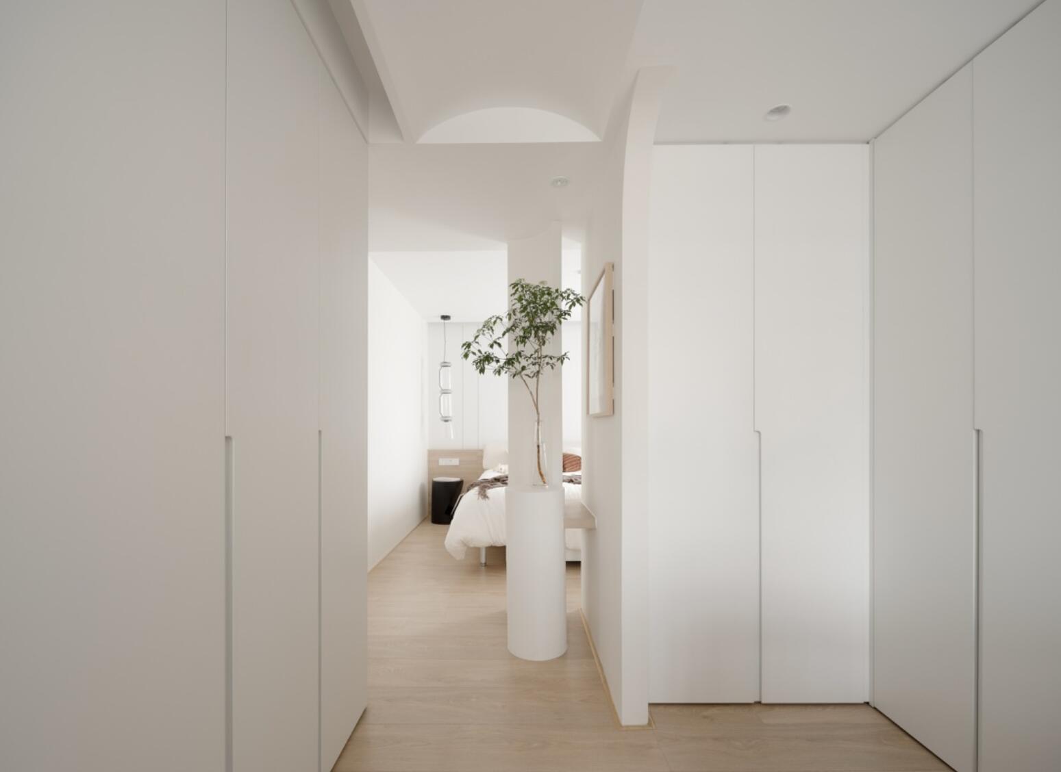 如果家里客厅大,建议做弧形吊顶,看她119㎡家,大气极了