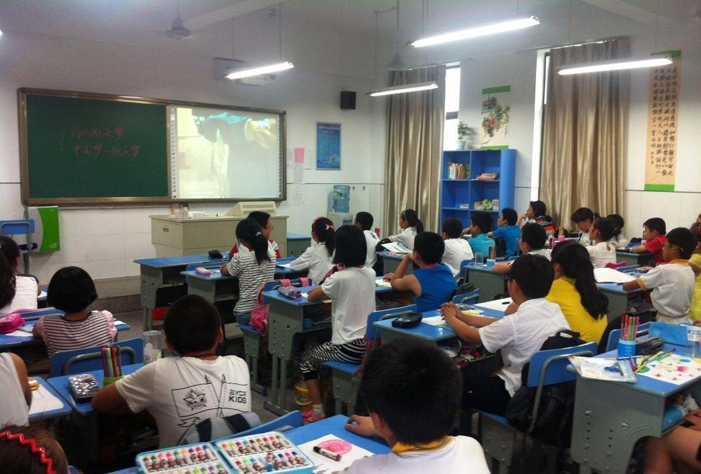 民办学校|民办中小学或将成过去式,乡村学校能逆袭吗?网友:拭目以待!