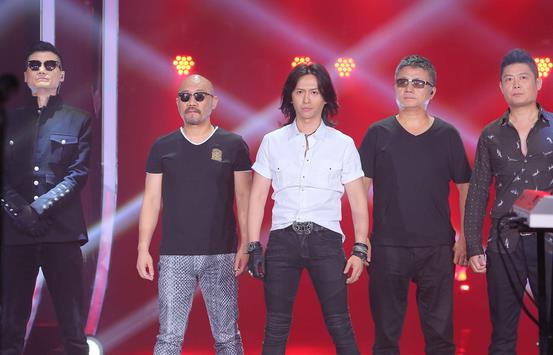 张淇|张淇带领黑豹空降《闪光的乐队》，网友评论：不能总唱《无地自容》