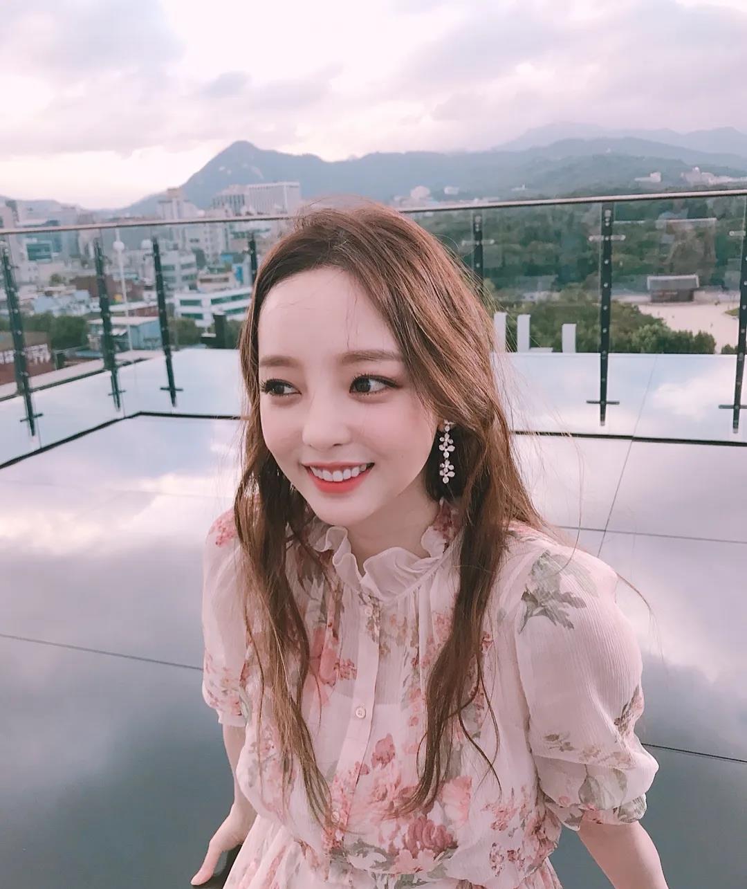 具荷拉|被抑郁症折磨的明星：每一个都让人惋惜，最年轻的只有25岁