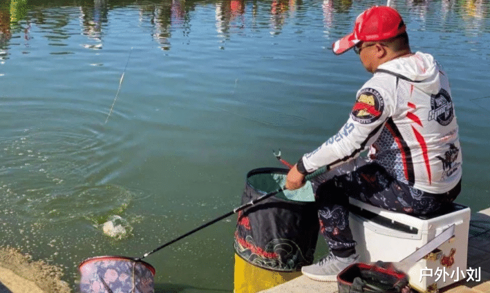 |空军别怪饵料不好,是你把饵料用错了,教你好用实惠的开饵方法