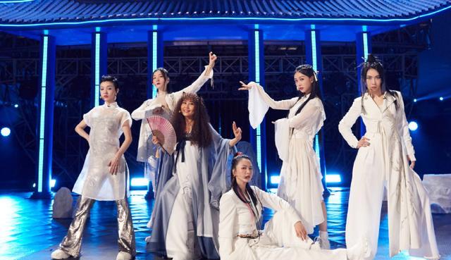 孟晚舟|浪姐3总决赛:王心凌谭维维郑秀妍同台表演,七位淘汰姐姐返场