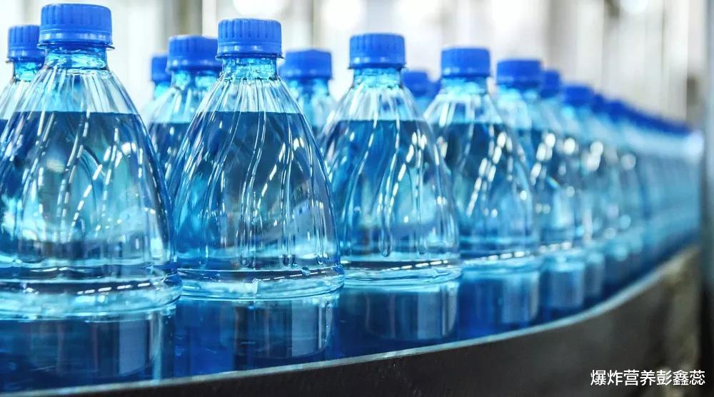 医生|传言:青少年不能长期喝纯净水,会导致营养缺乏?是真是假?