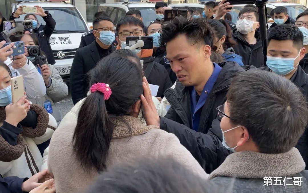 幼童被拐33年,靠手绘地图寻亲,父亲,姐姐,弟弟都已离世,崩溃