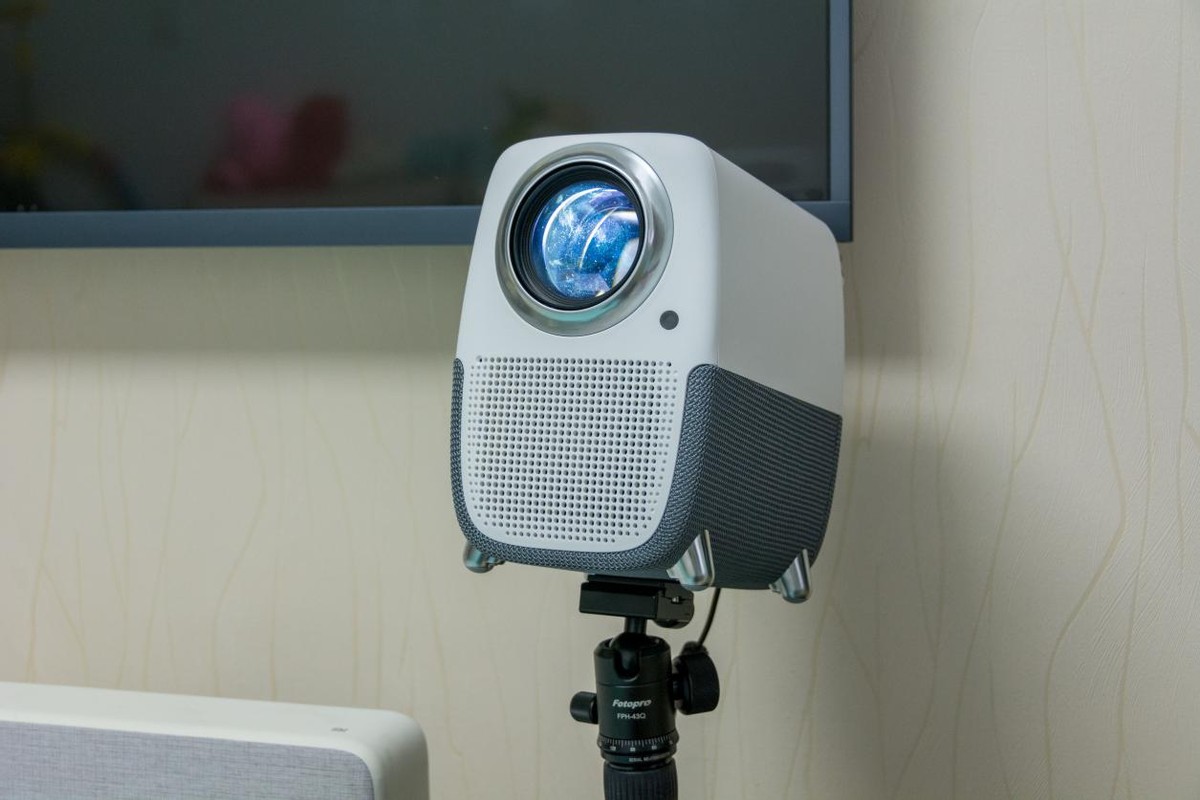 工業機器人|干掉電視？千元級泰捷WEBOX T1S投影儀 會有怎樣的體驗 帶你去看看