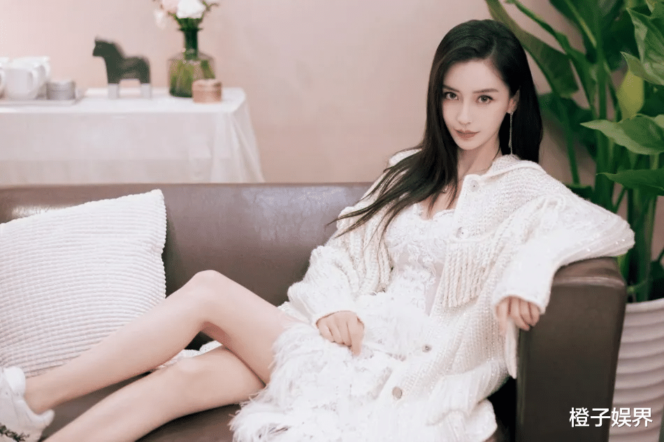 小姐姐|“资本弃儿”杨颖:如果没有得罪刘德华,她还会被刘嘉玲踢出好友名单吗