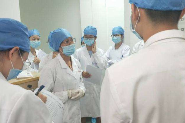 |为啥很多医生都不让自己孩子学医？过来人说出实话，让人倍感心疼