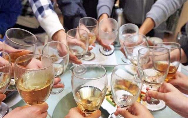 |人在职场，有3种人不能深交，聪明的人会保持距离，越远越好