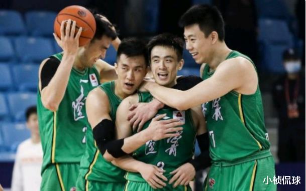 杜锋|辽篮开练一喜一忧，宏远集训杜锋郑重表态，上海或迎回另一旧外援