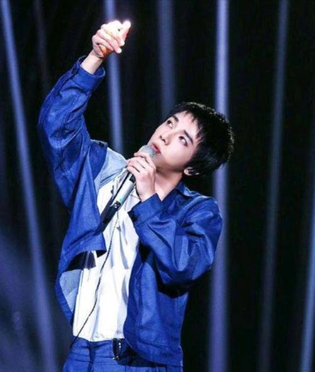 我是歌手|《我是歌手》8位冠军现状：有人游艇美女相伴，有人退圈成普通人