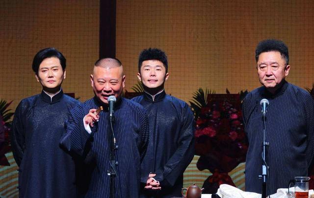 白梦妍|把舞台留给徒弟,德云社相声春晚临时改海报,郭德纲于谦已被去掉