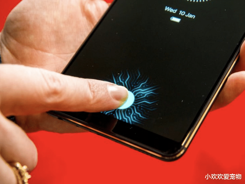 苹果推出屏下指纹的意义是什么？识别脸的技术，已经过时了吗？