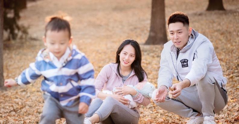张嘉倪|买超被曝出轨北影女学生后,张嘉倪高情商发言,网友:够体面