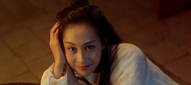 明星 好笑又心疼，明明是花容月貌的女明星，却个个都被离奇造型给坑了