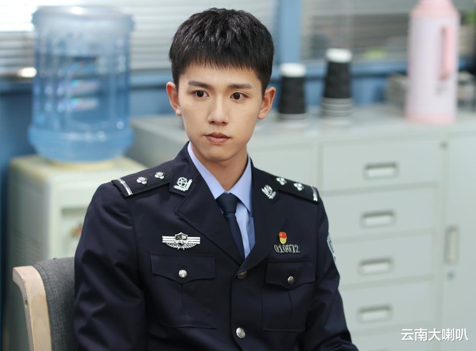 张耀|新版《法医秦明》被吐槽,俩主演却忙拍新戏,还现身同一个地方